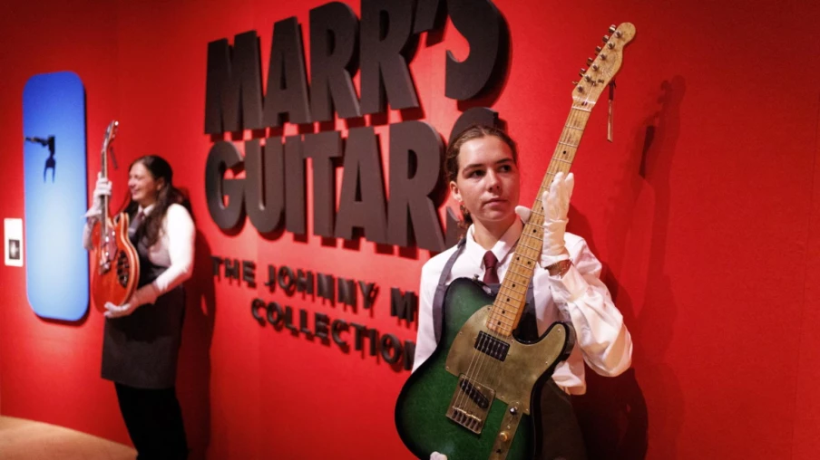 Deux guitares de Johnny Marr vendues aux enchères à plus de 650 000 euros