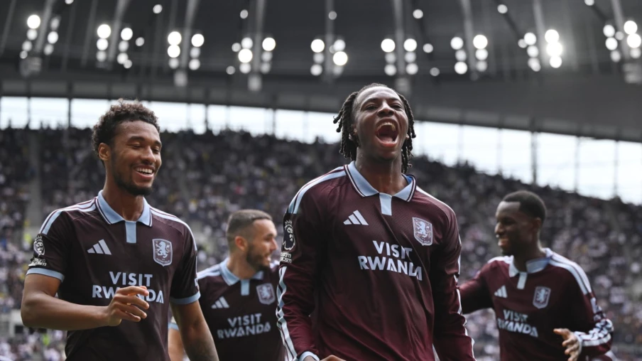 Manzambi signe un but et un assist pour sa première avec Aston Villa