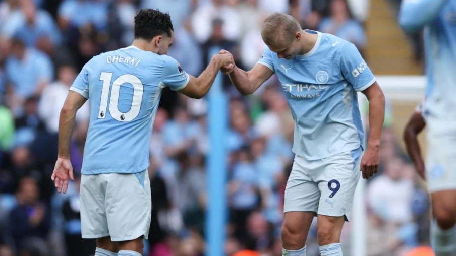 Man City bat Sunderland 5-3 et prend la tête de la Premier League