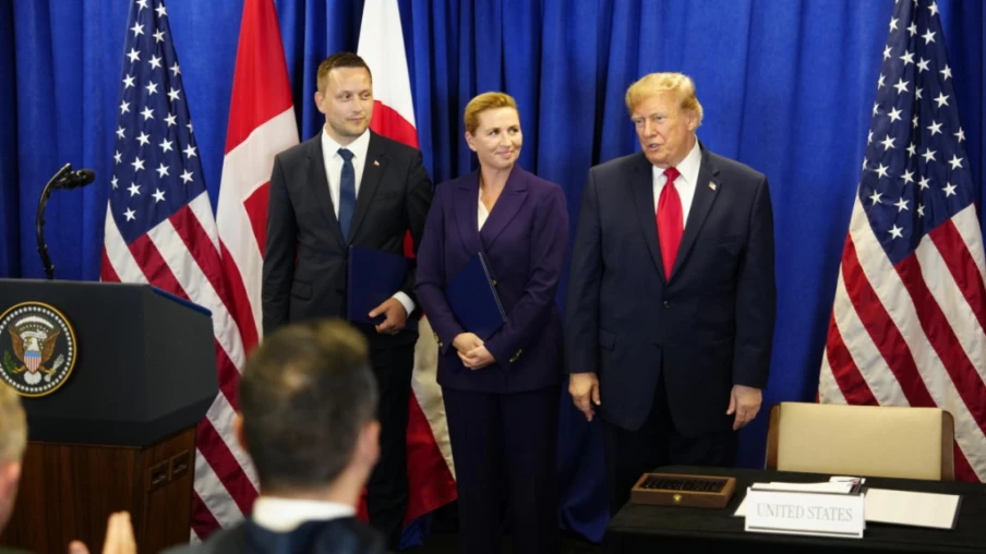 Trump signe un accord de sécurité avec le Groenland et le Danemark
