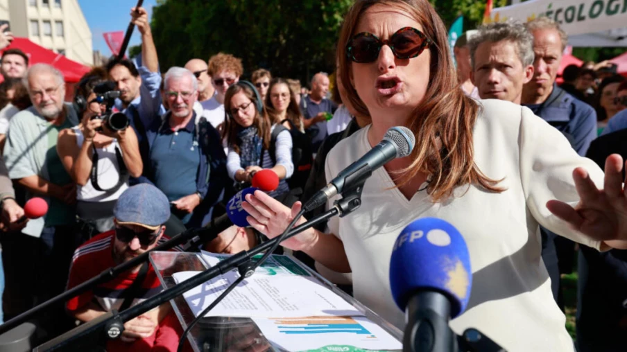 Une candidate à la présidentielle accouche, une première en France
