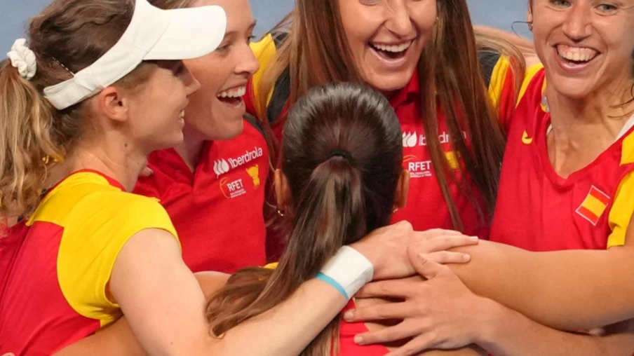 L'Espagne bat le Kazakhstan et rejoint la Tchéquie en demi-finales