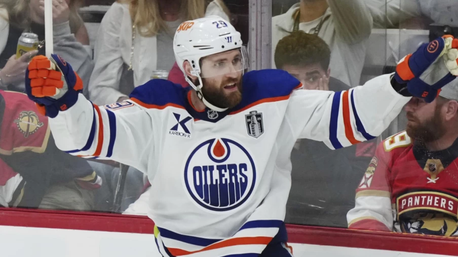 Leon Draisaitl égalise la série de la Coupe Stanley pour Edmonton Leon Draisaitl égalise la série de la Coupe Stanley pour Edmonton