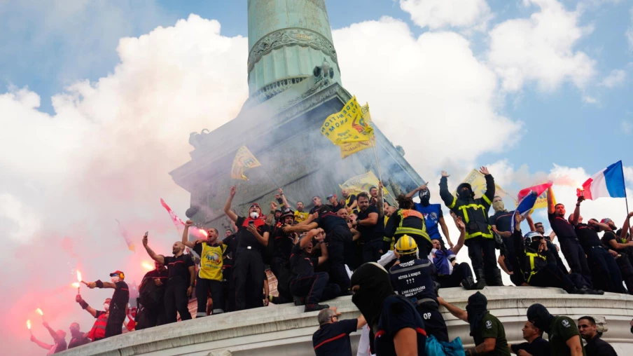 Grève dans la fonction publique et blocus des lycées en France