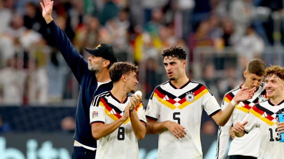 Première victoire de Klopp avec l'Allemagne contre la Serbie 2-0