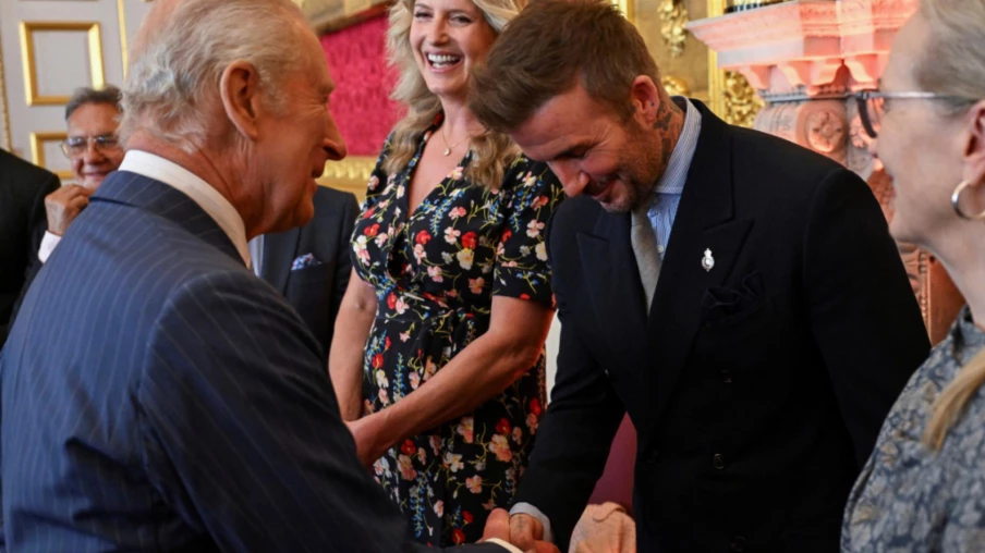 David Beckham et Gary Oldman anoblis par le roi Charles III pour leurs contributions