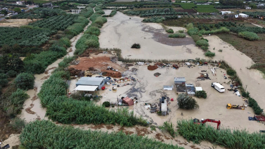 Inondations en Crète : évacuations de touristes après de fortes pluies