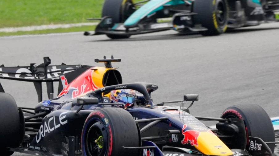 Première victoire de la saison pour Max Verstappen en F1