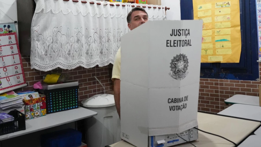 Brésil : Lula affronte Flavio Bolsonaro sous l’œil de Trump