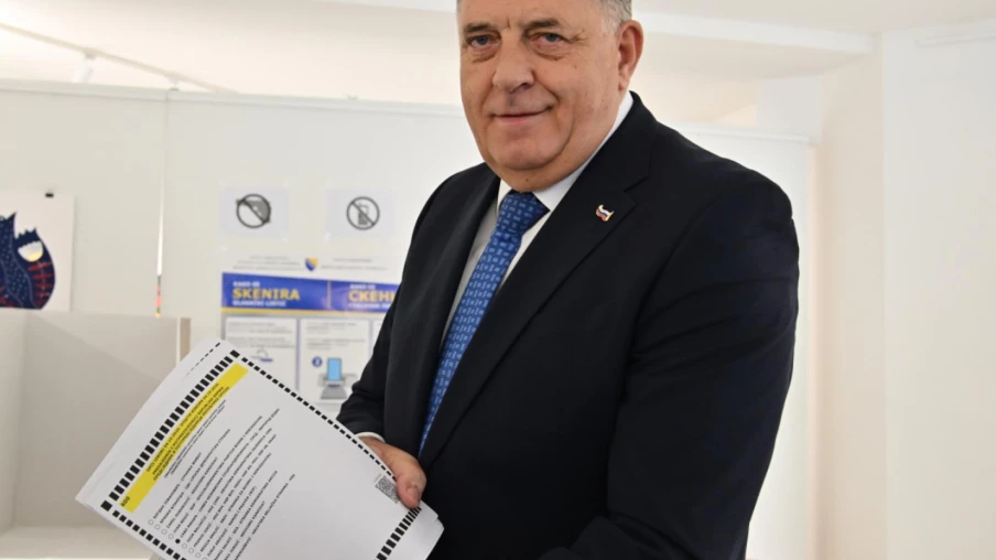 Milorad Dodik affirme la victoire de son parti en Bosnie serbe