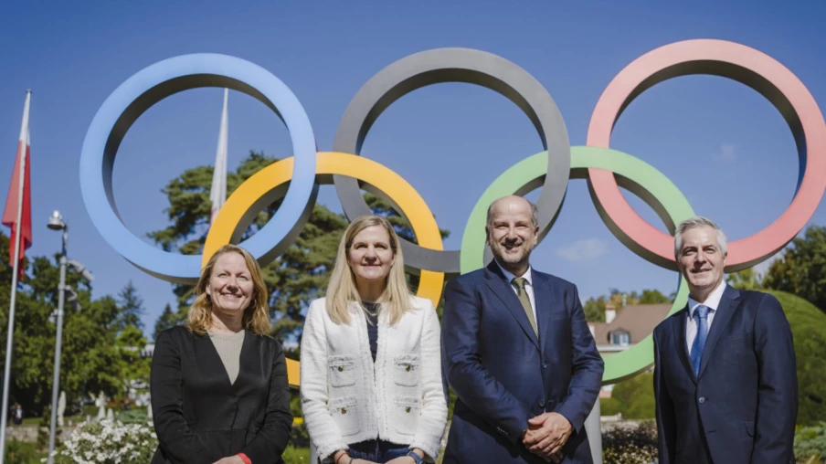 Lausanne inaugure de nouveaux anneaux olympiques à Ouchy