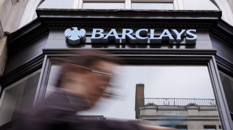La justice britannique annule les condamnations de cinq ex-traders Barclays