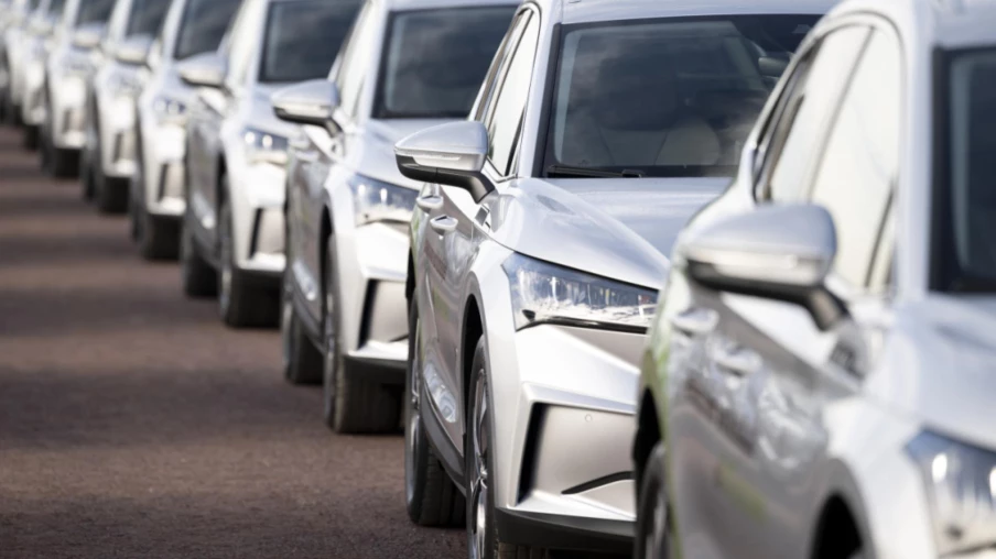 Le marché automobile accélère en septembre grâce aux voitures électriques