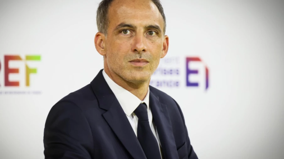 Présidentielle : Glucksmann désigné candidat de la gauche dès le 1er tour