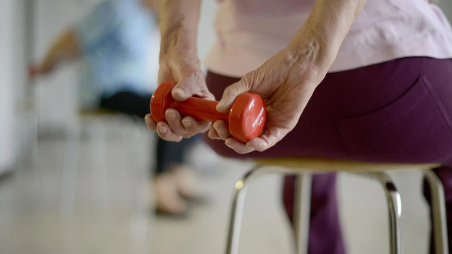 Ostéoporose mal diagnostiquée en Suisse : 684 000 femmes sans traitement