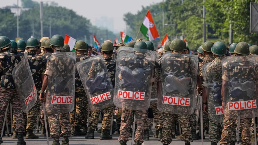Inde : des milliers de manifestants à New Delhi contre Modi