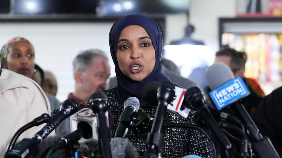 Perquisition chez Ilhan Omar : Trump accusé d’intimidation politique