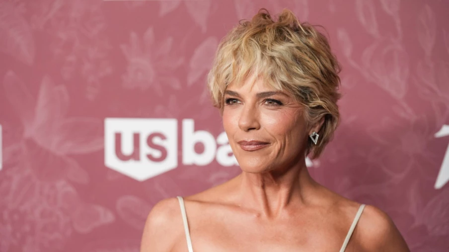 Selma Blair poursuivie après des violences à bord d'un avion