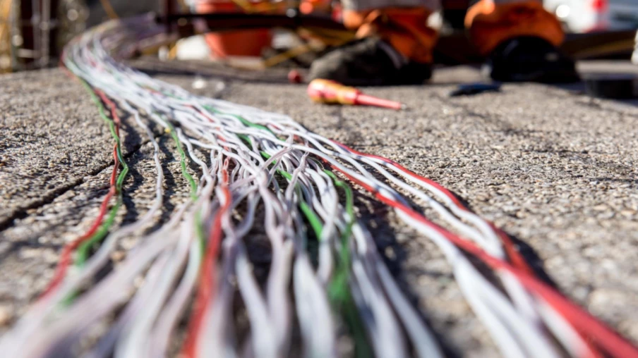 Litige sur la fibre optique : le TAF donne raison à Swisscom
