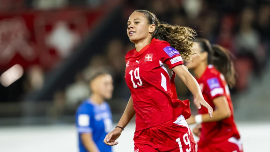 Iman Beney brille à domicile et envoie la Suisse en barrage