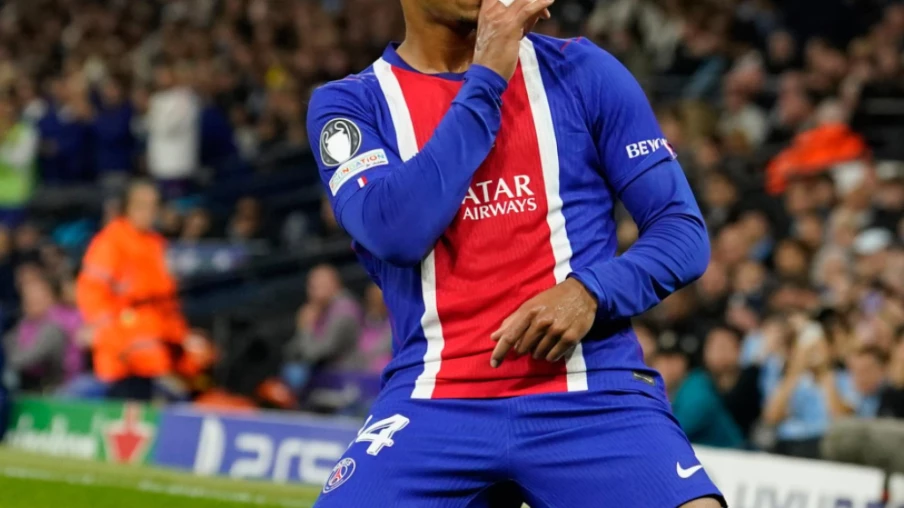Le PSG s’impose à Manchester dans un match fou de Ligue des champions