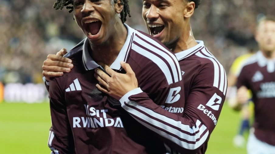 Johan Manzambi brille pour ses débuts en Ligue des champions avec Aston Villa