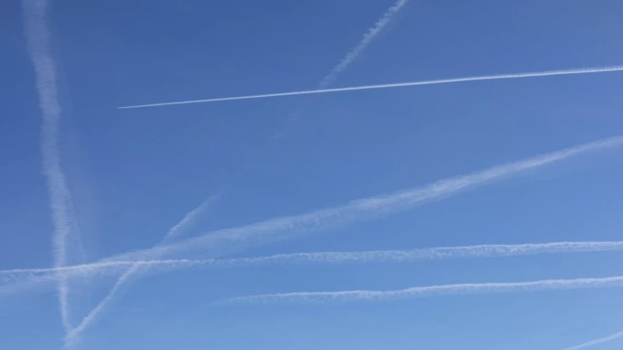 Particules fines des avions : leur toxicité augmente avec le temps