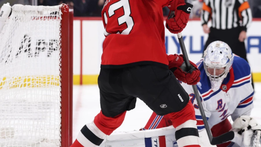 Les Devils écrasent les Rangers en NHL avec leurs Suisses