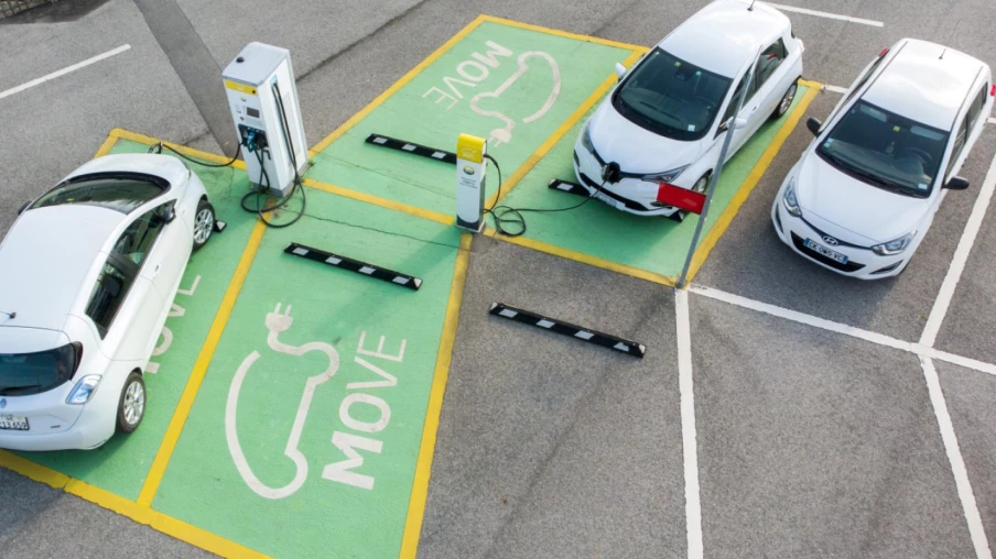 Progression du parc automobile suisse à 6,642 millions en septembre