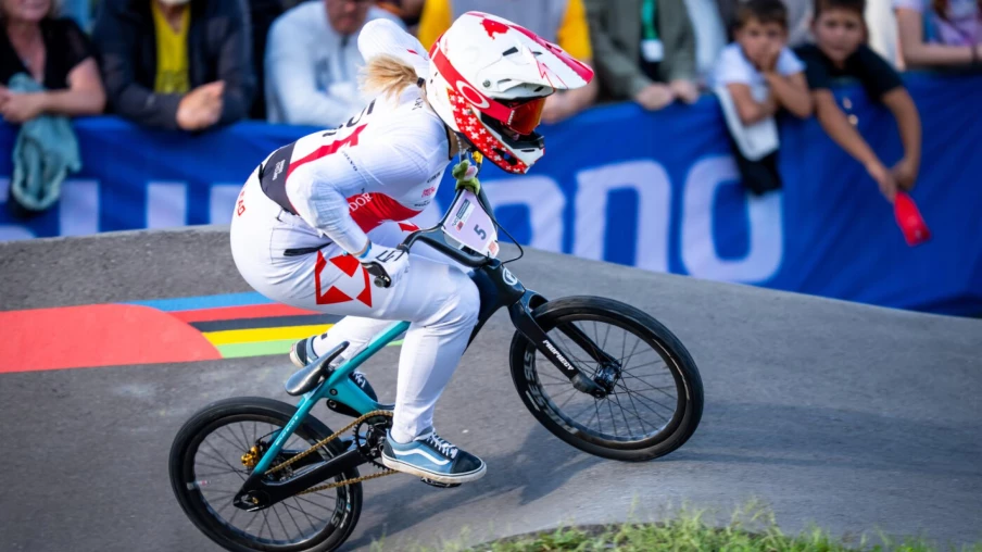 Nadine Aeberhard sacrée championne du monde de pumptrack à Pékin