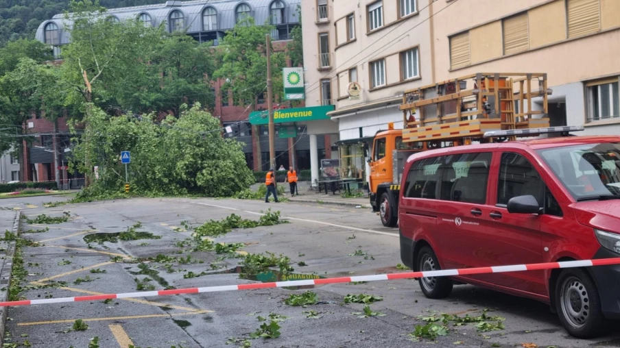 Violents Orages dans le Jura : Blessure à Bienne et Dégâts Matériels