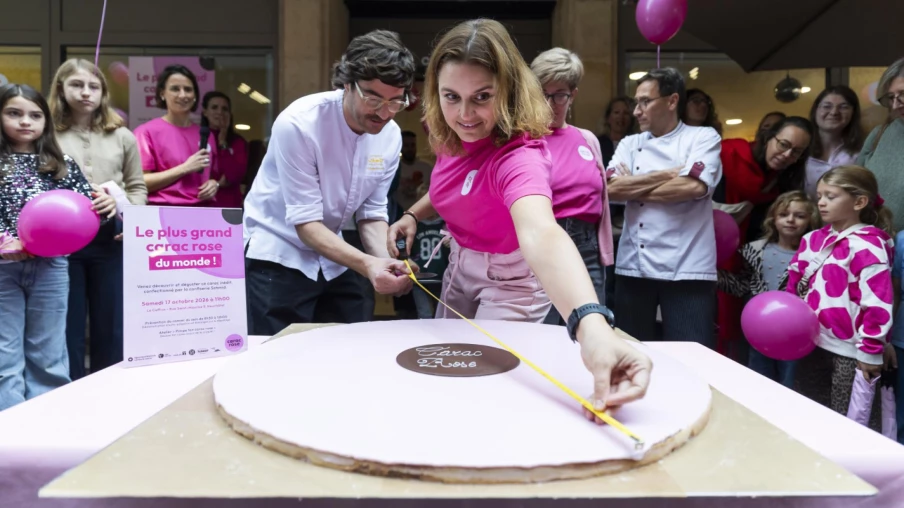 Neuchâtel : le plus grand carac rose du monde pour Octobre rose