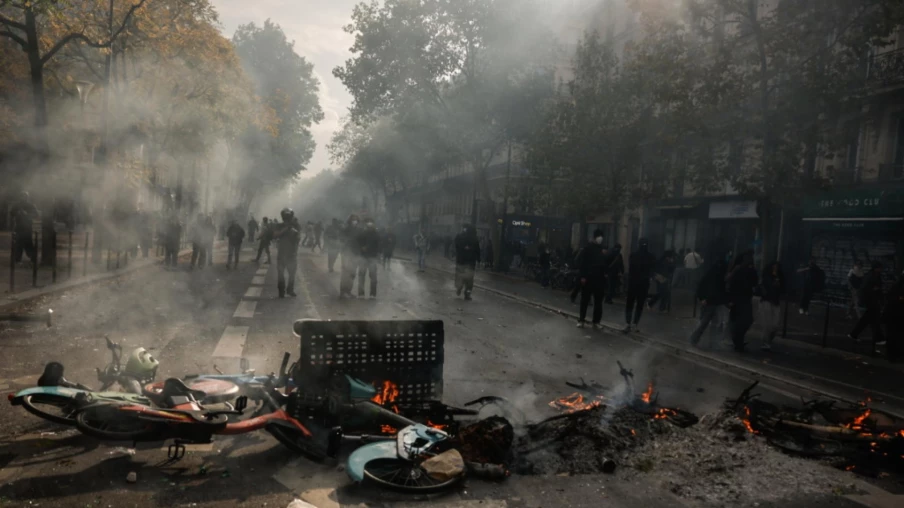 La France secouée par des violences après la mobilisation contre la vie chère