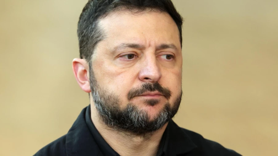 Zelensky tente d’apaiser les tensions avec Washington sur fond de frappes russes