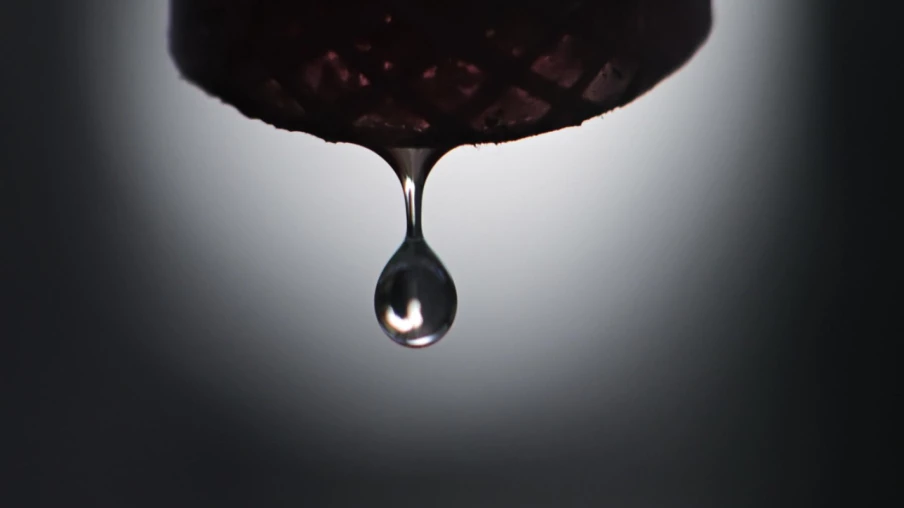 Sécheresse et pollution : l’eau potable menacée en Suisse