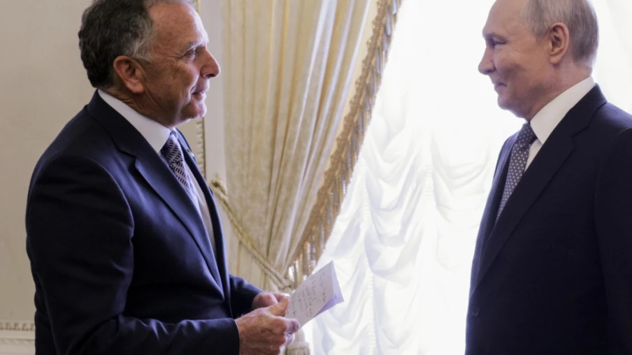 Ukraine : Poutine reçoit l'émissaire de Trump pour un plan de paix
