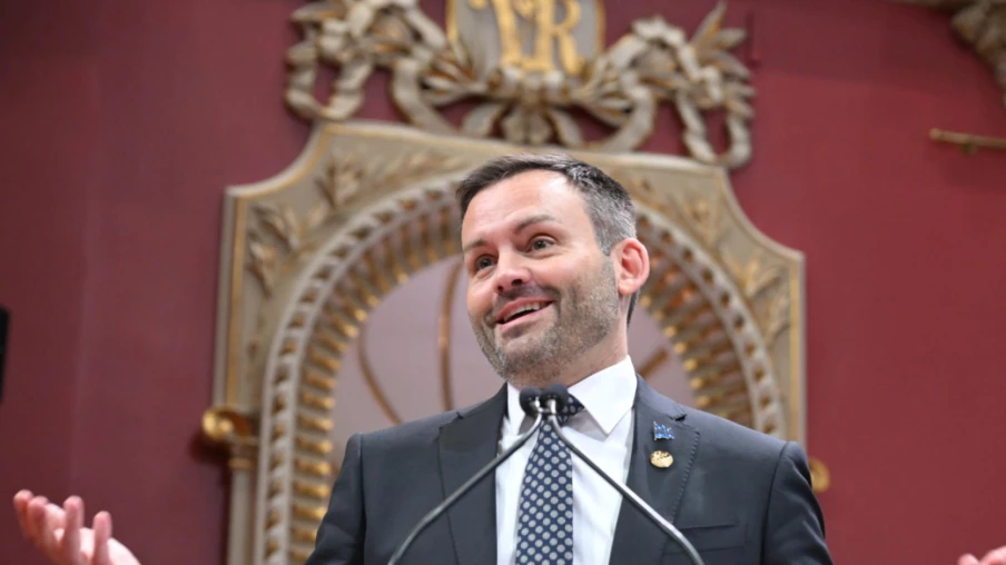 Québec : le gouvernement indépendantiste de PSPP entre en fonctions sans le roi
