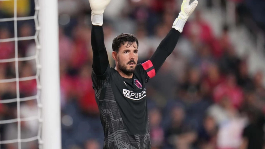 Roman Bürki évacué sur civière lors de la finale de l'US Open Cup