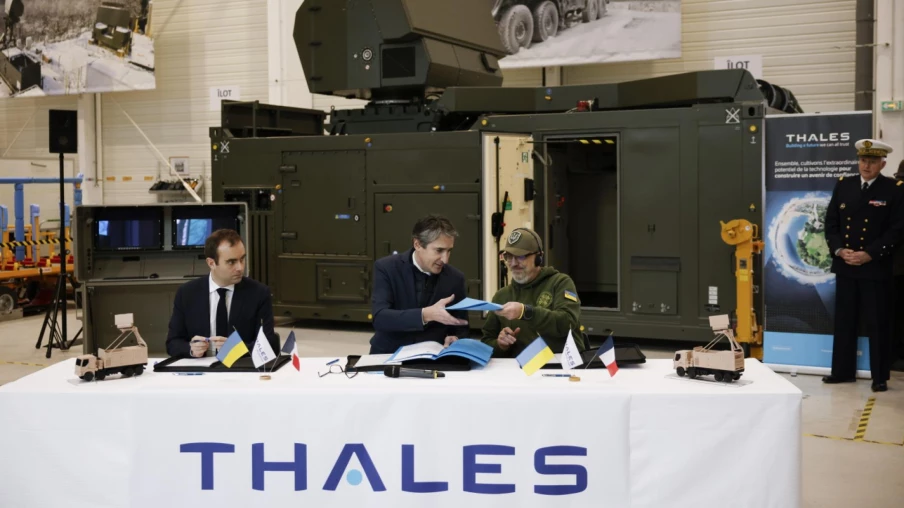 Thales dopé par le réarmement européen et les contrats de défense