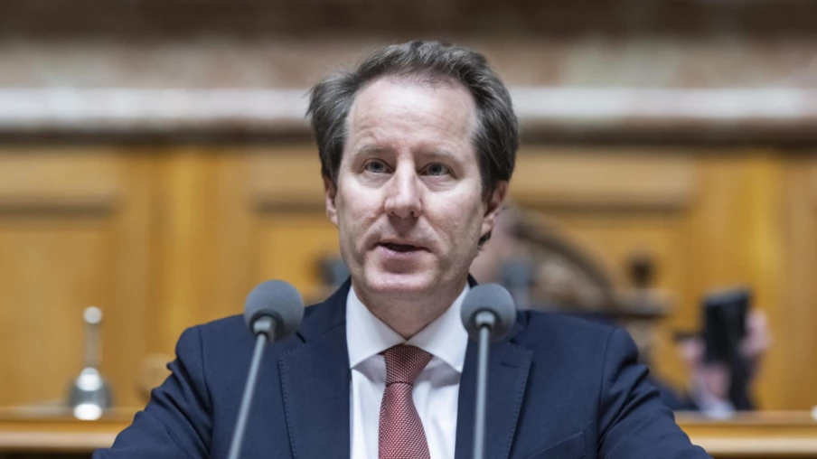 L'UDC zougoise présente Thomas Aeschi pour remplacer Parmelin