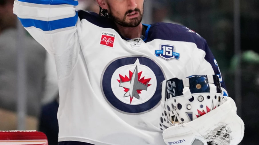 Les Devils de New Jersey recrutent Connor Hellebuyck dans un gros échange NHL