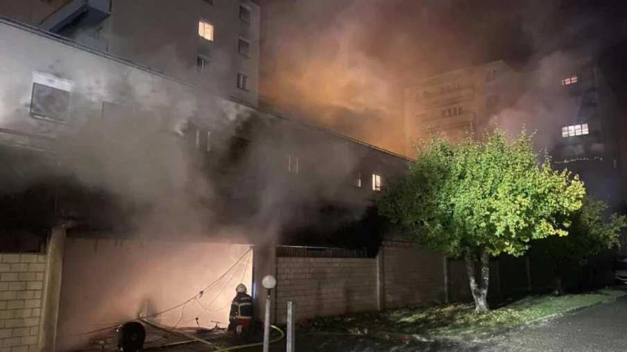 Incendie dans un garage souterrain à Fribourg : plus de 100 évacués