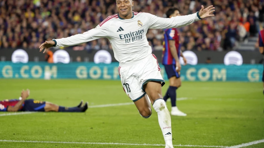 Clasico : le Real Madrid bat le Barça grâce à un doublé de Mbappé