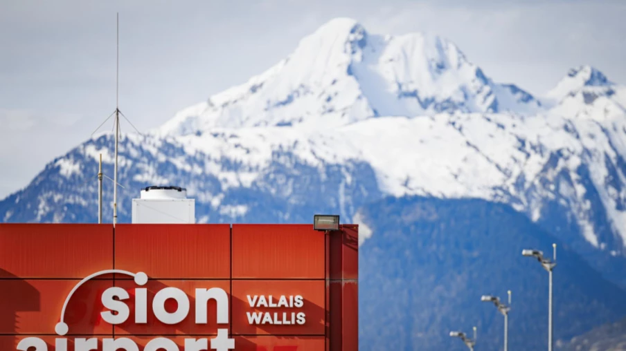 Loi sur l'aéroport de Sion : les opposants poursuivent leur campagne