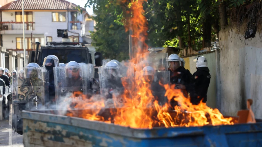 Manifestation violente en Albanie : tensions et affrontements à Tirana