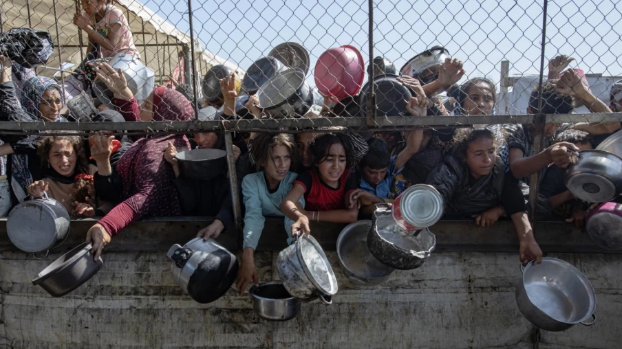 Gaza: 33 morts dans des tirs israéliens durant une crise humanitaire