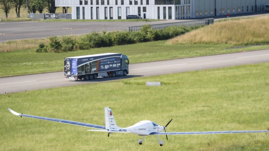 Avion Solaire vs Camion Électrique : Démonstration Écologique à Payerne