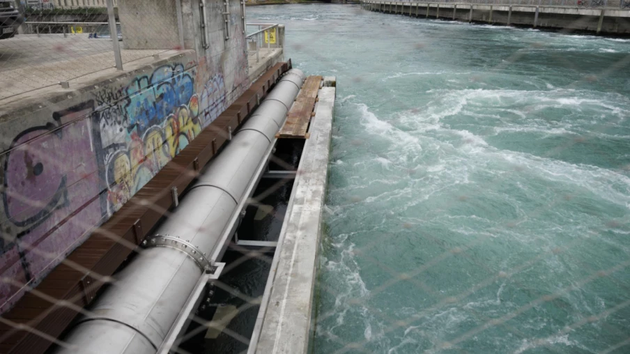 Baignade et navigation interdites à Genève après une fuite d'hydrocarbures Baignade et navigation interdites à Genève après une fuite d'hydrocarbures