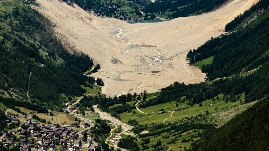 Blatten : 1 Mois Après l'Éboulement Dévastateur du Glacier Birch