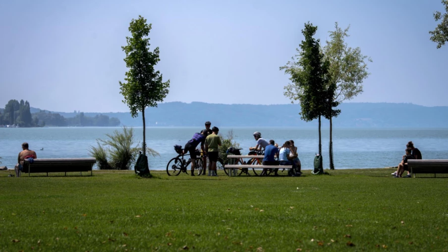 Homme de 74 ans se noie dans le lac de Bienne : enquête en cours